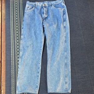 Wrangler Classic Blue Denim Jeans size 36x34. Straight leg